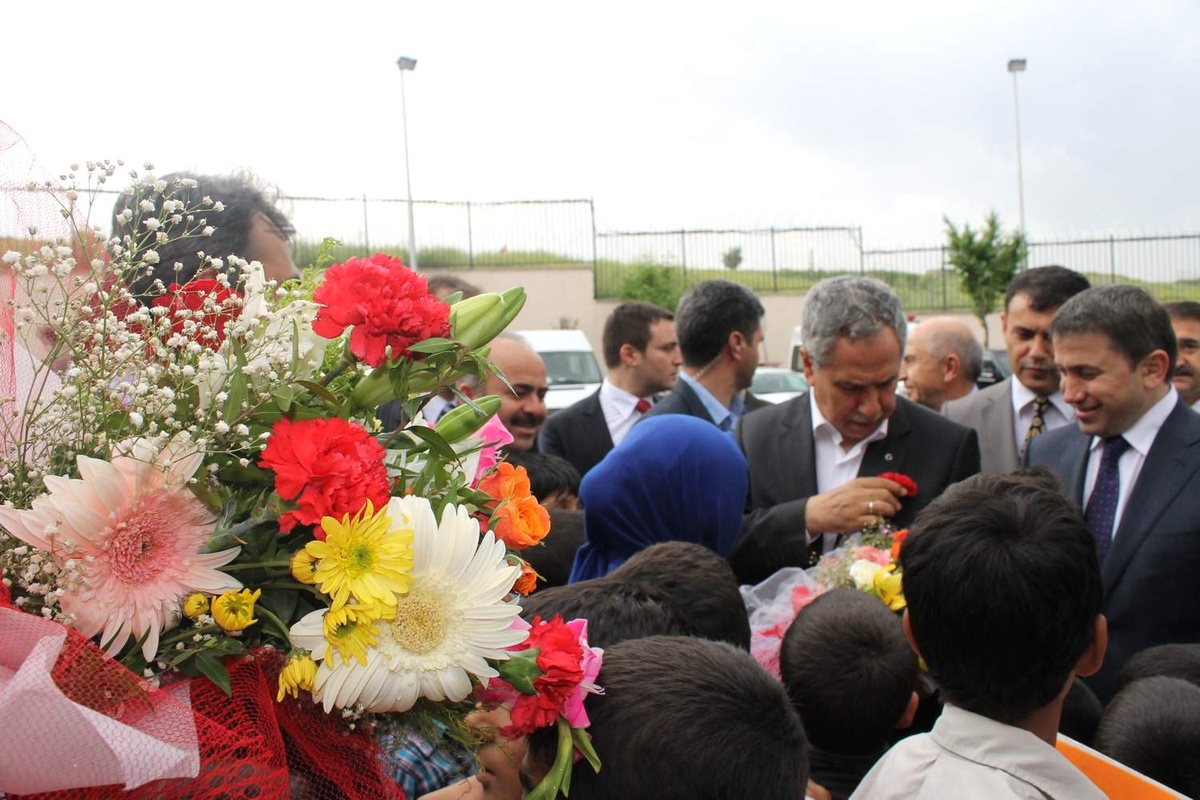 Arınç, Siirt Akademesi'ni Ziyaret Etti