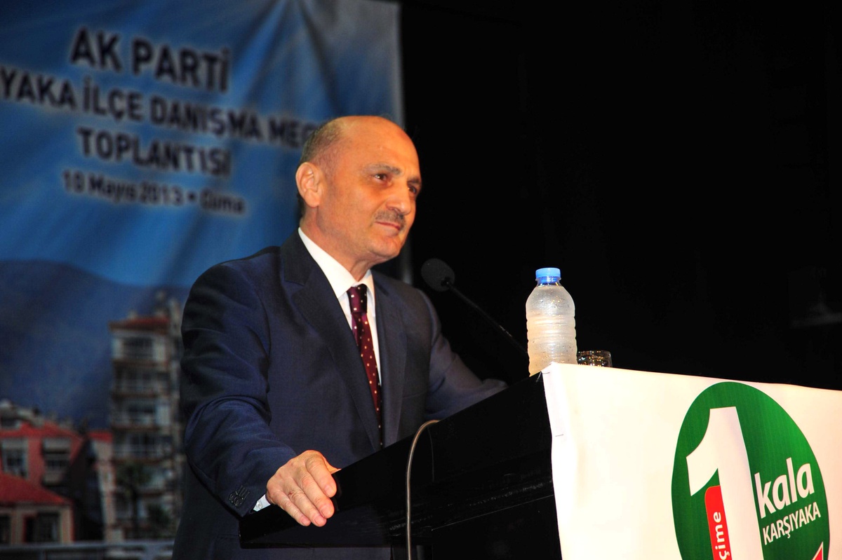 Bakan Bayraktar, İzmir\'in Belediyecilik Anlayışını Eleştirdi
