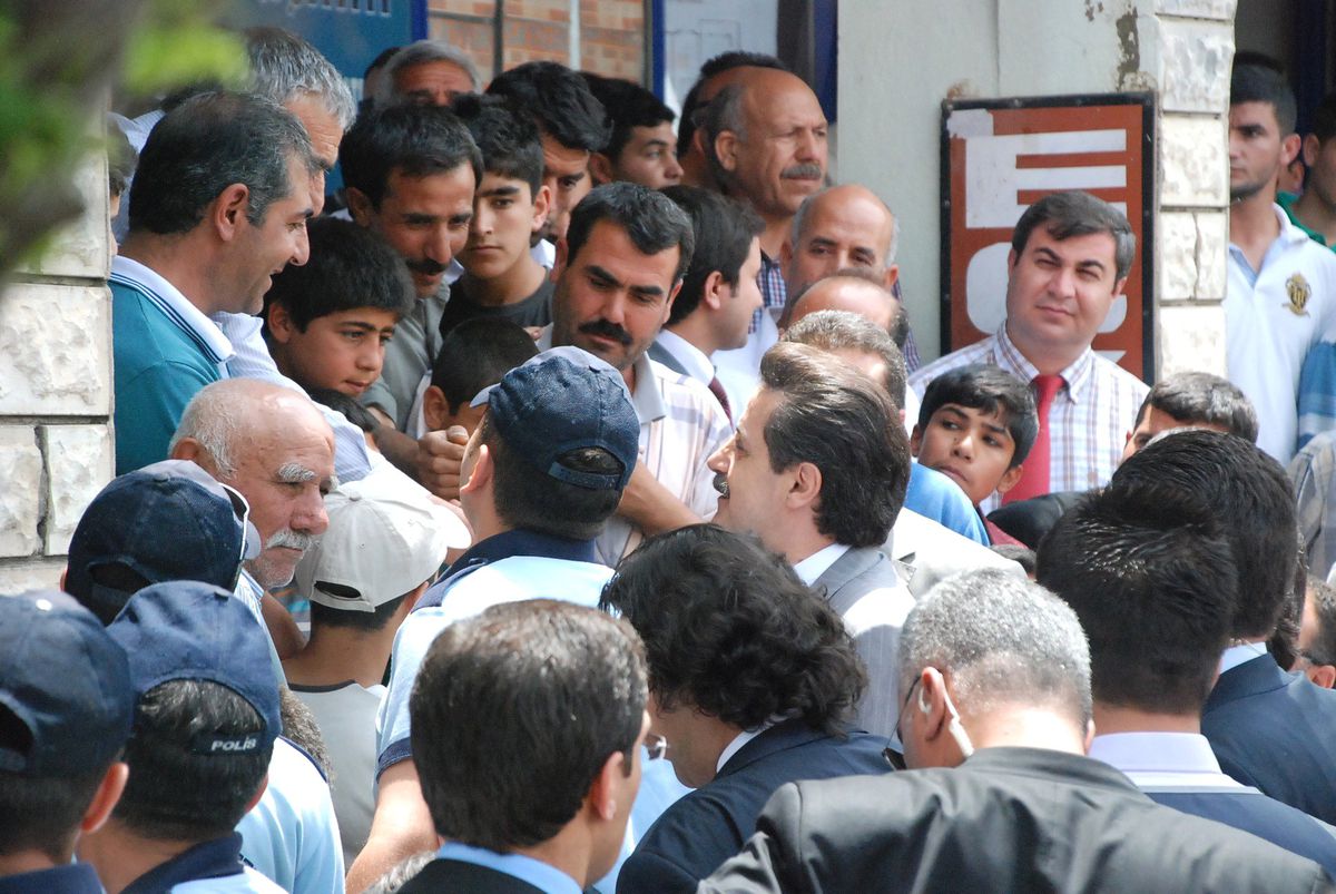 Bakan Eroğlu ve Çelik\'e Suruç\'ta Yoğun İlgi