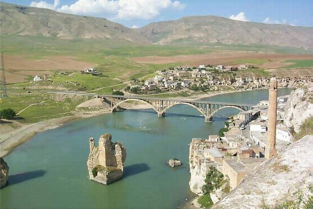 Bakan ve Milletvekili Eşleri Hasankeyf\'te