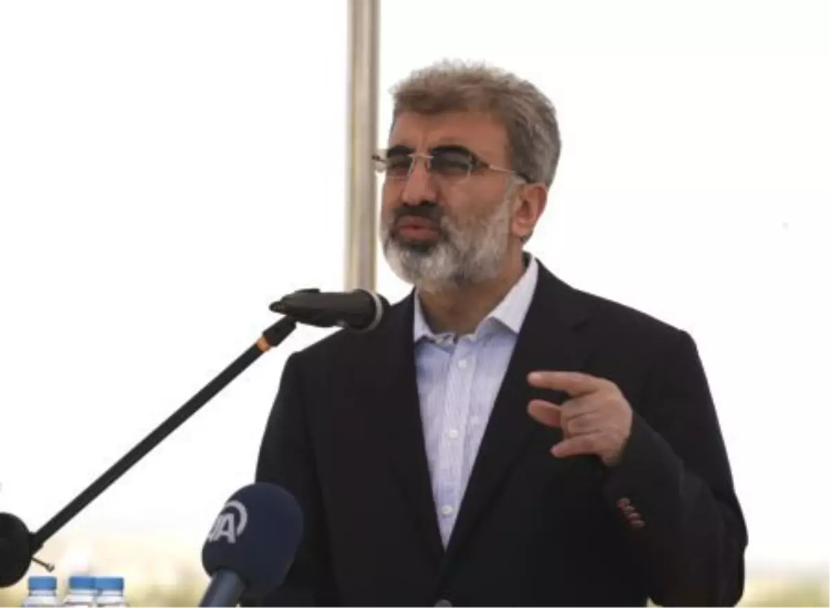 Bakan Yıldız, Ödül Törenine Katıldı