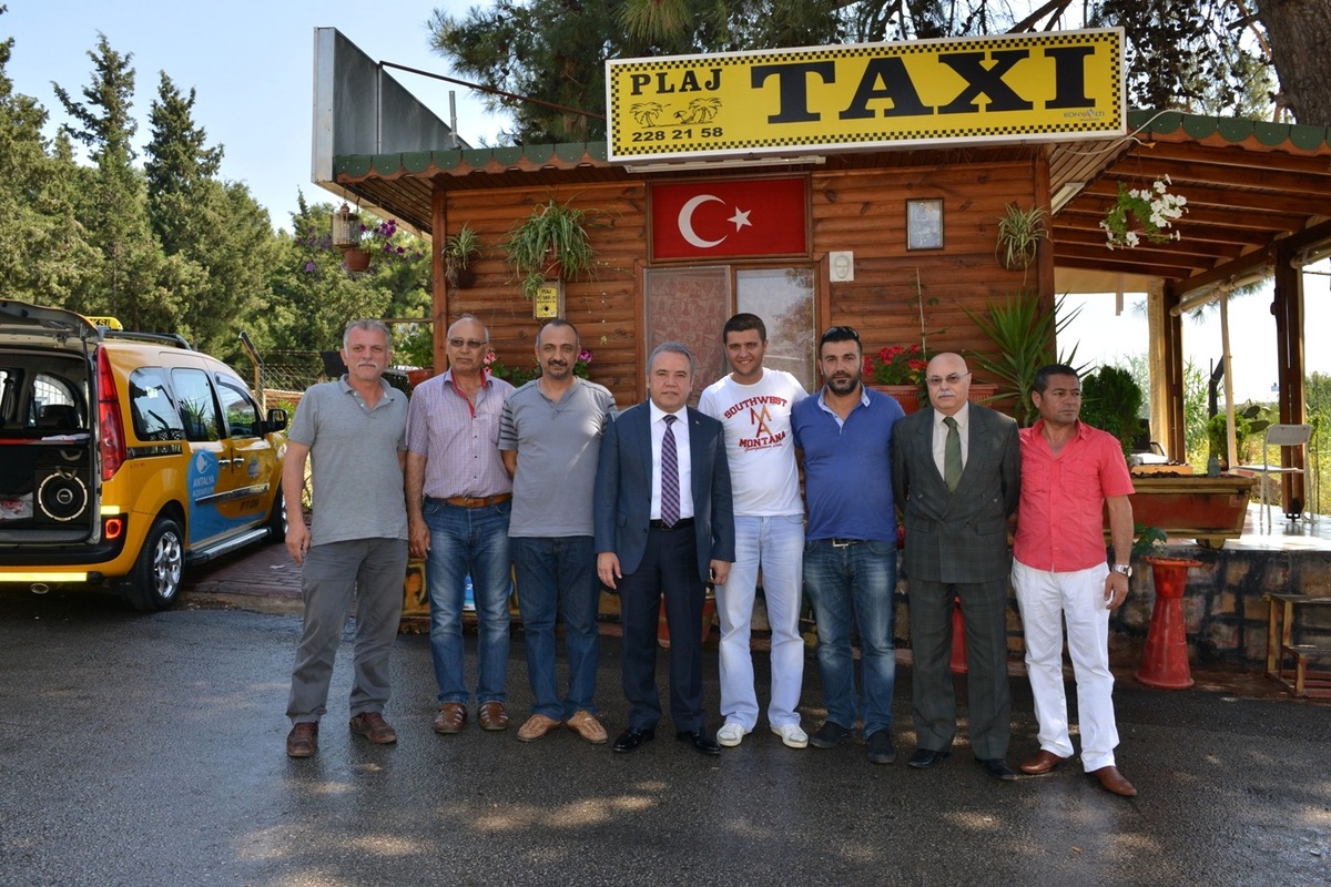 Başkan Böcek, Plaj Taksi Durağını Ziyaret Etti
