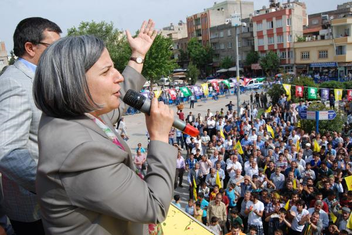 Kışanak İsim Vermeden Arınç\'ı Eleştirdi