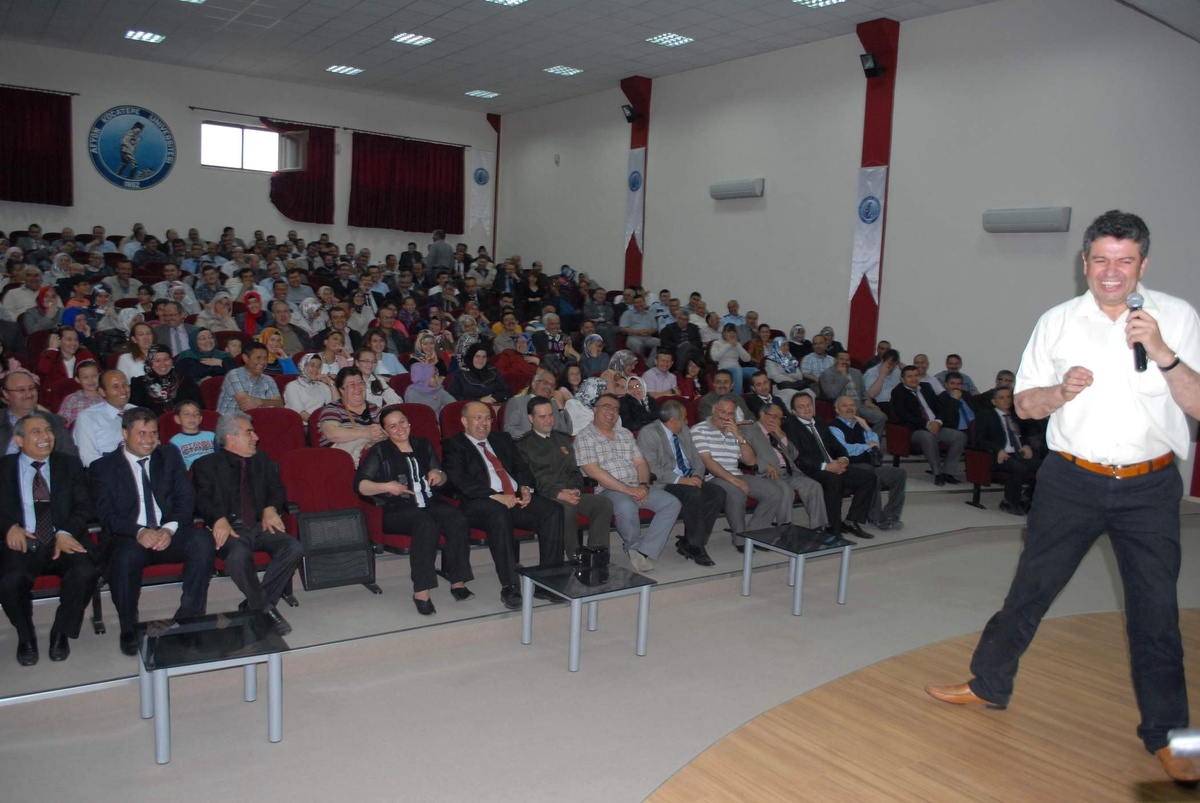 Bolvadin\'de Nlp Uzmanı Kapaklıkaya\'dan Konferanslar