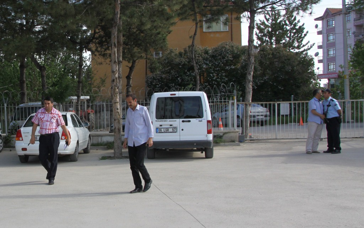 Ağabeyinin 3 Yaşındaki Çocuğunu Rehin Aldı