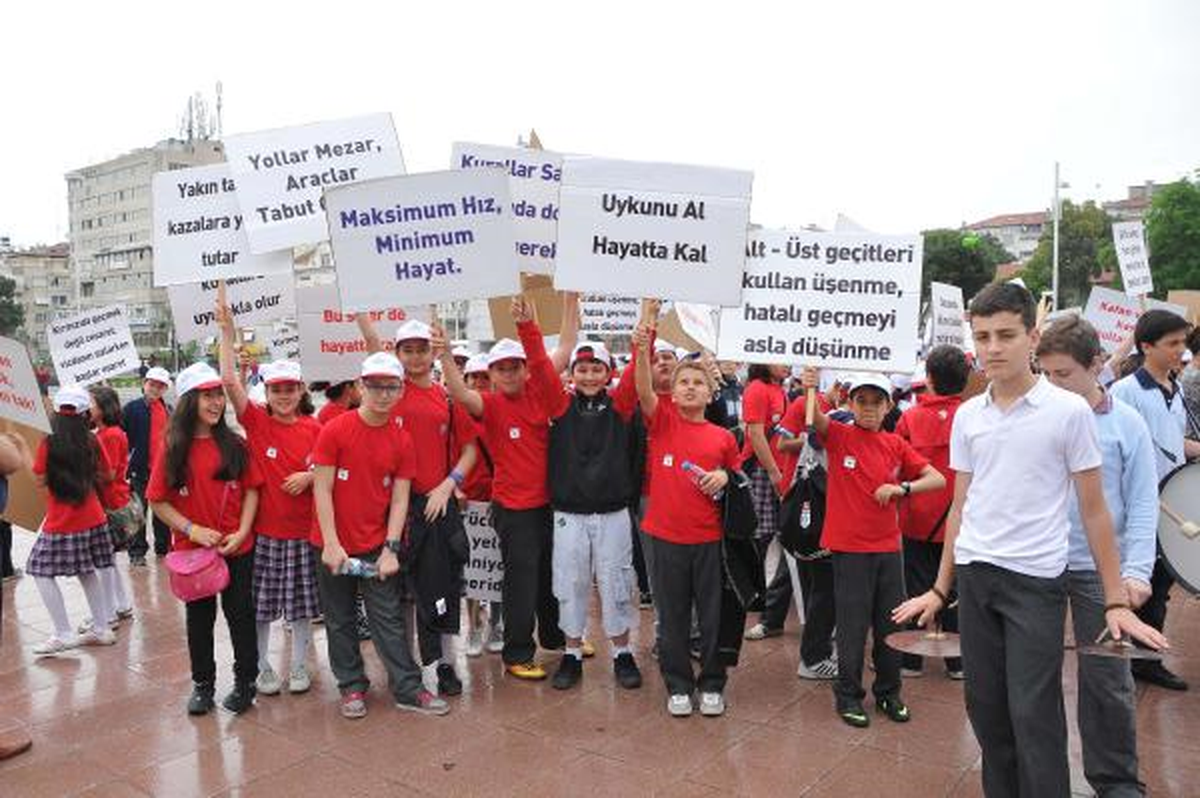 Büyükler Tatbikat Yaptı, Minikler Uyardı