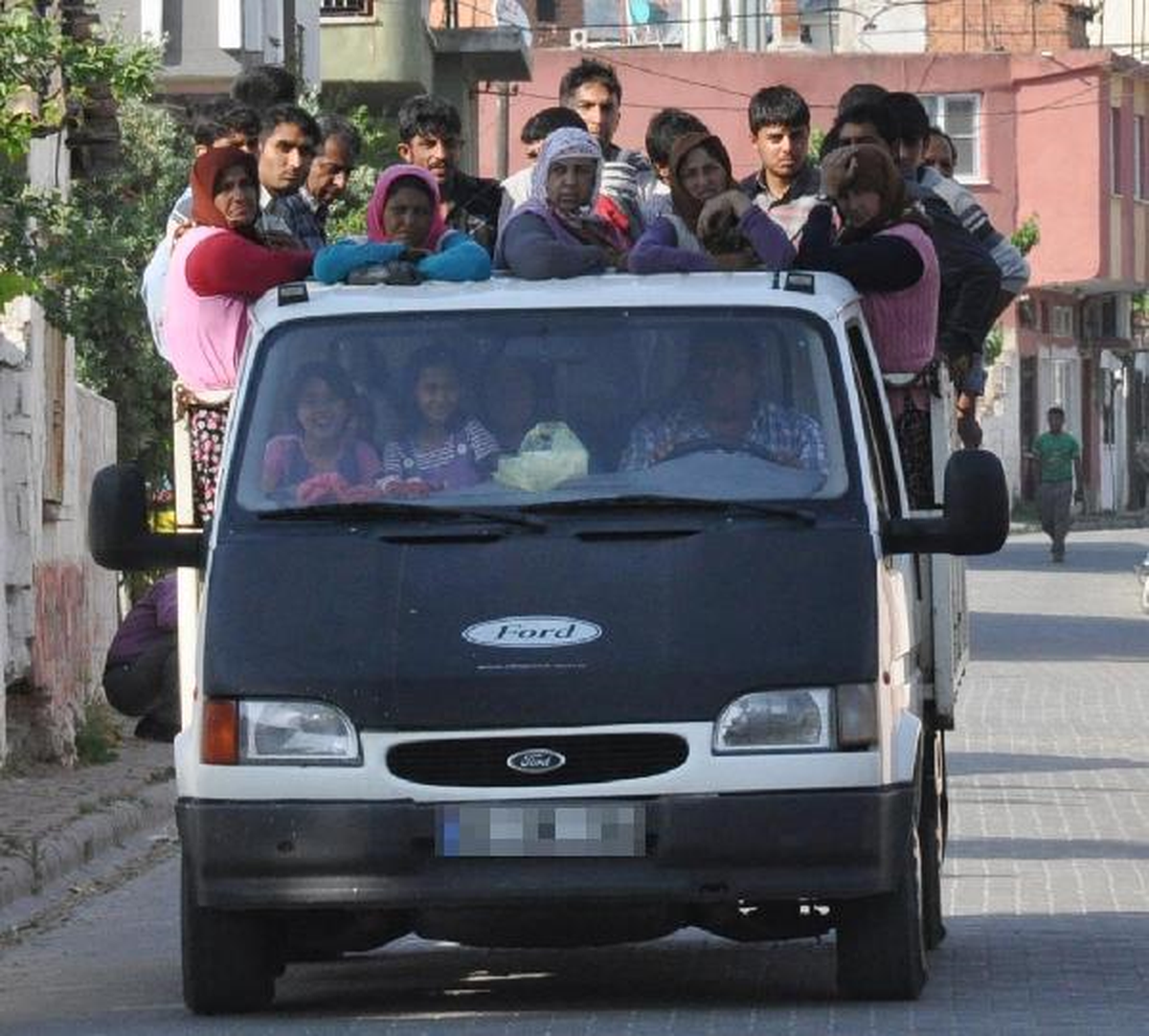 Ekmek Parası İçin Ölüme Meydan Okuyorlar