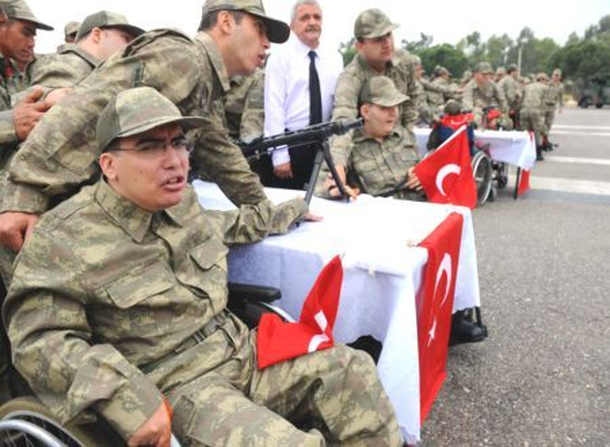 Engellilerin Bir Günlük Askerlik Heyecanı
