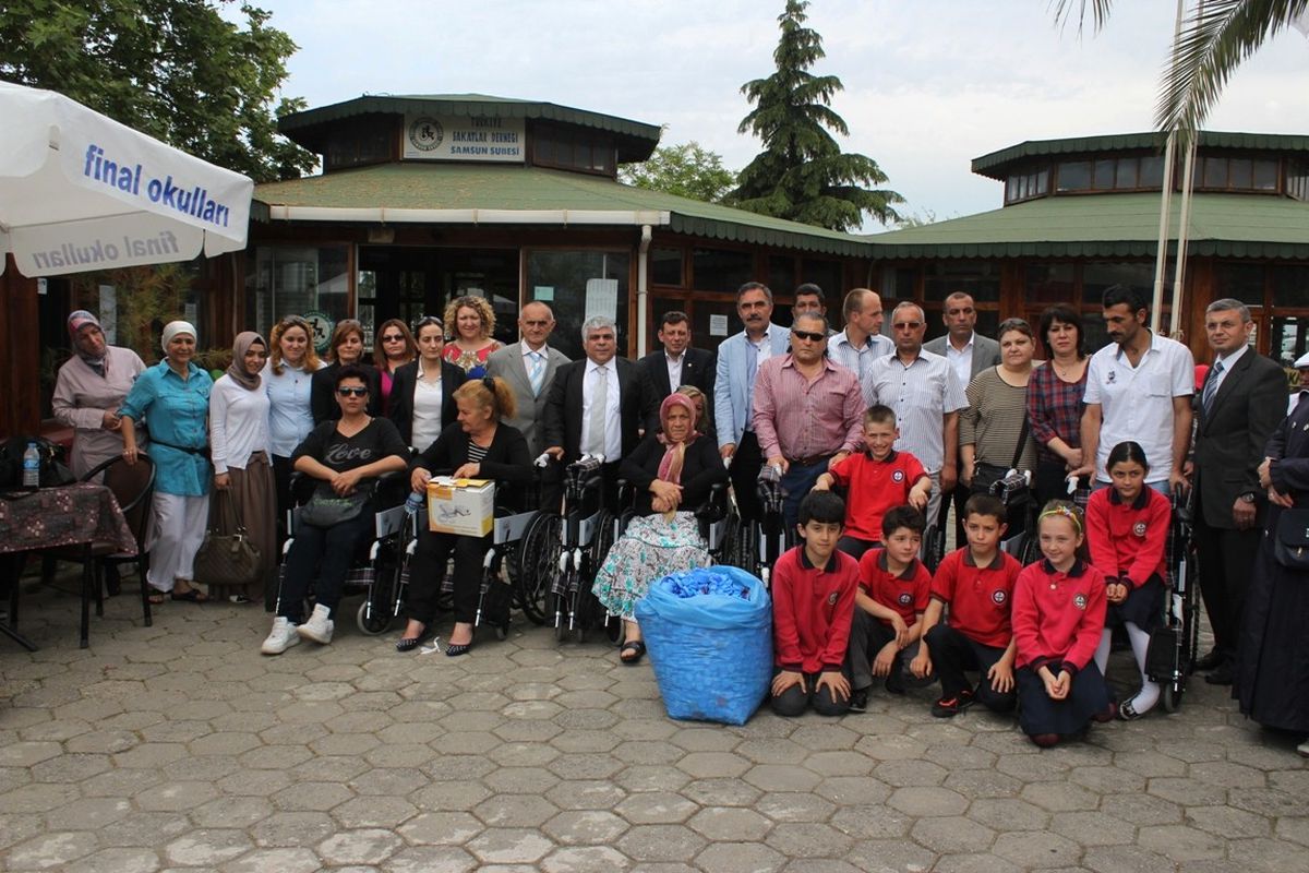 Eyüp Güler\'den Engellilere Sandalye Yardımı