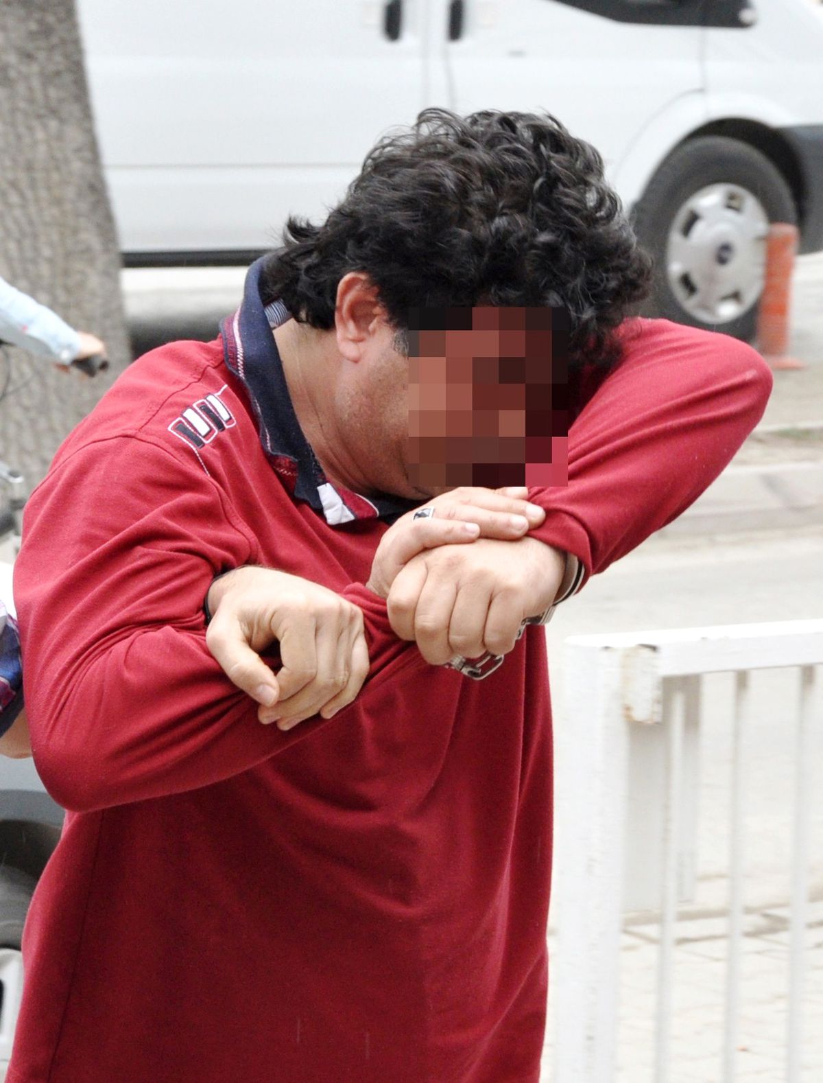 Fuhuş Operasyonunda Üç Gözaltı