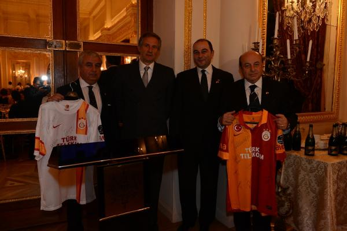 Galatasaray Üniversitesi Restorasyonu İçin Bağış Gecesi Düzenlendi