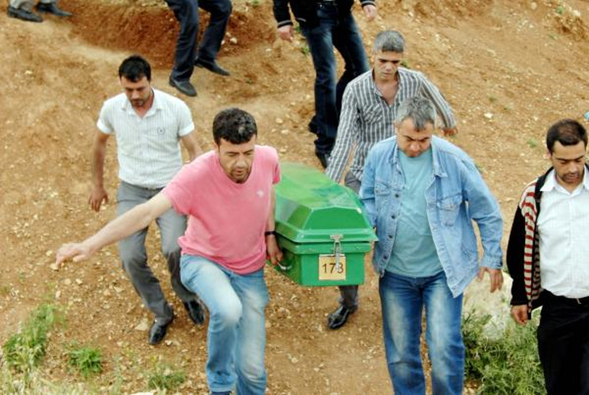Kayıp Kuaförün Cesedi Kayalıklarda Bulundu