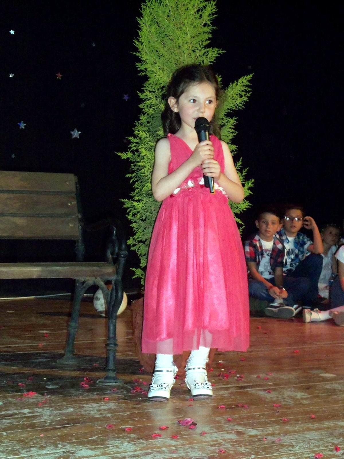 Küçük Yüreklerden Usta Şiirler