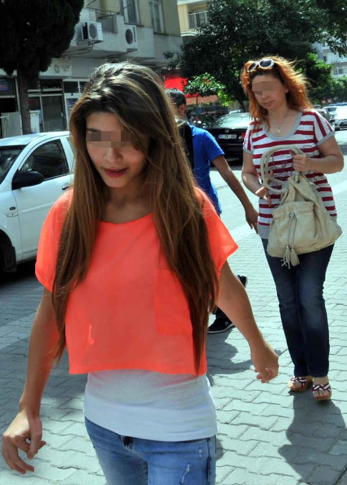 Liseli Kızların Hırsızlık Kavgası