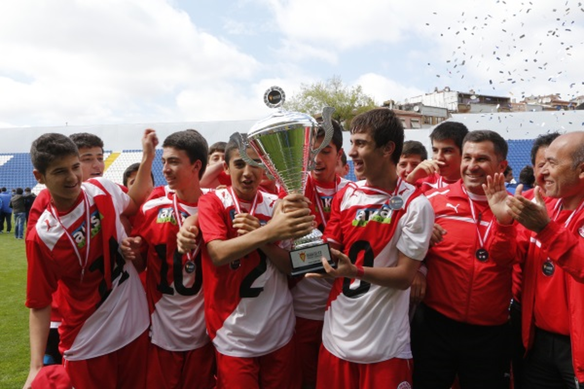 Medikal Park Antalyaspor Avrupa Şampiyonluğu İçin Mücadele Edecek