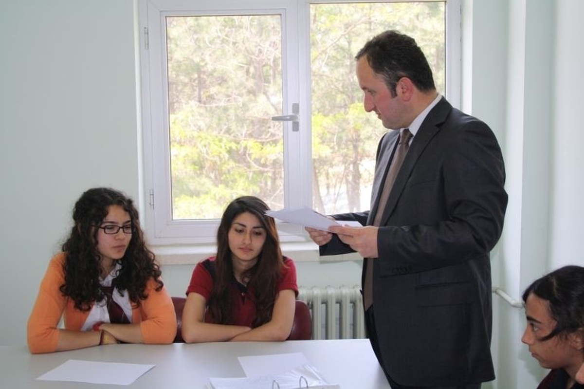 Müdür Esen Yazarlık Atölyesi\'nde