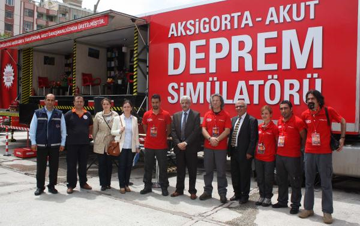 Öğrencilere Uygulamalı Deprem Eğitimi