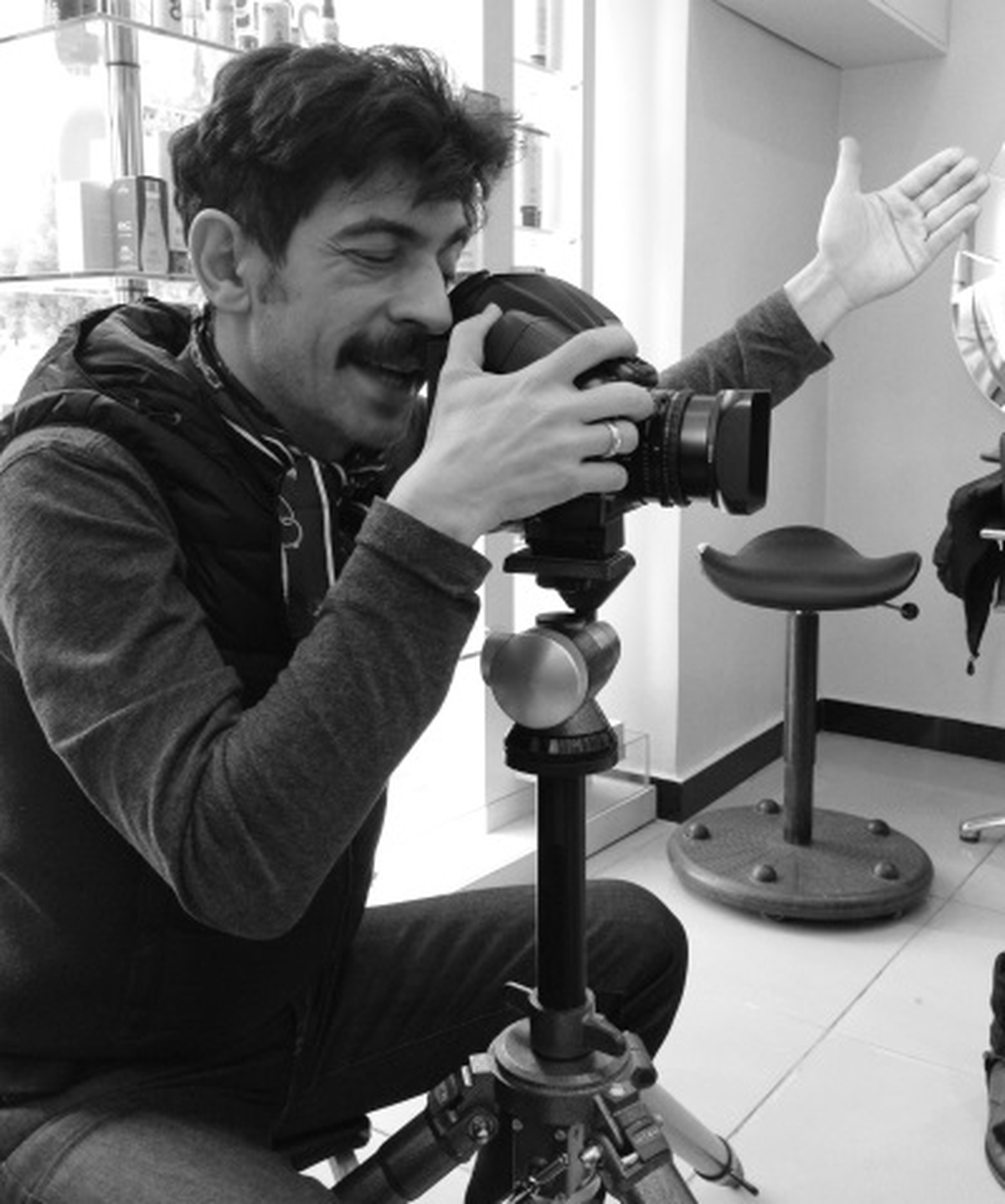 Okan Bayülgen'den Fotoğraf Sergisi