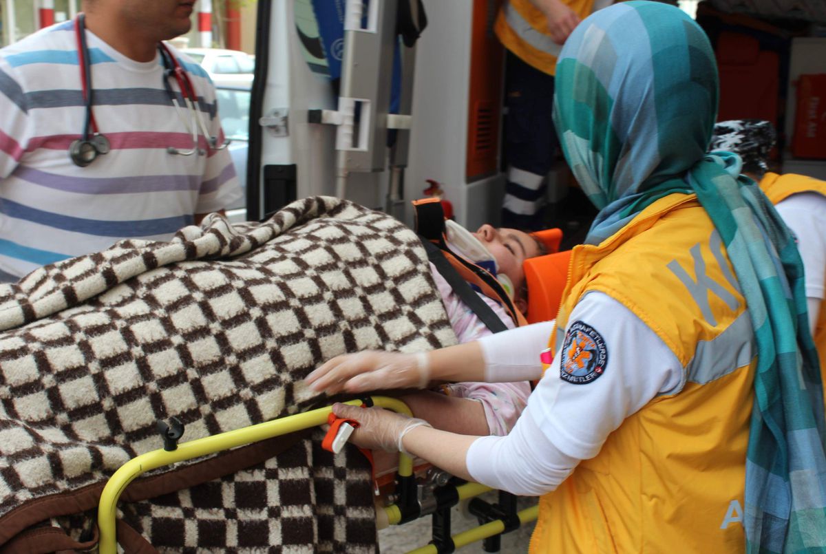Pencereden Düşen Çocuk Yaralandı