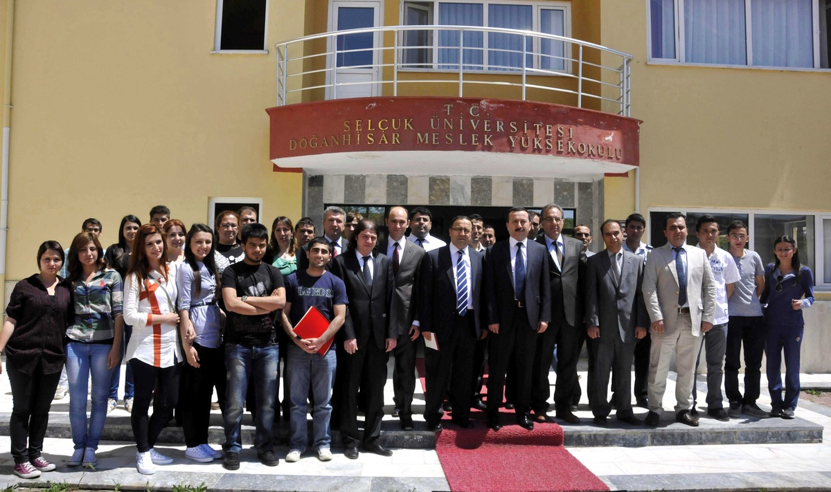 Rektör Gökbel, Öğrencilerle Bir Araya Geldi