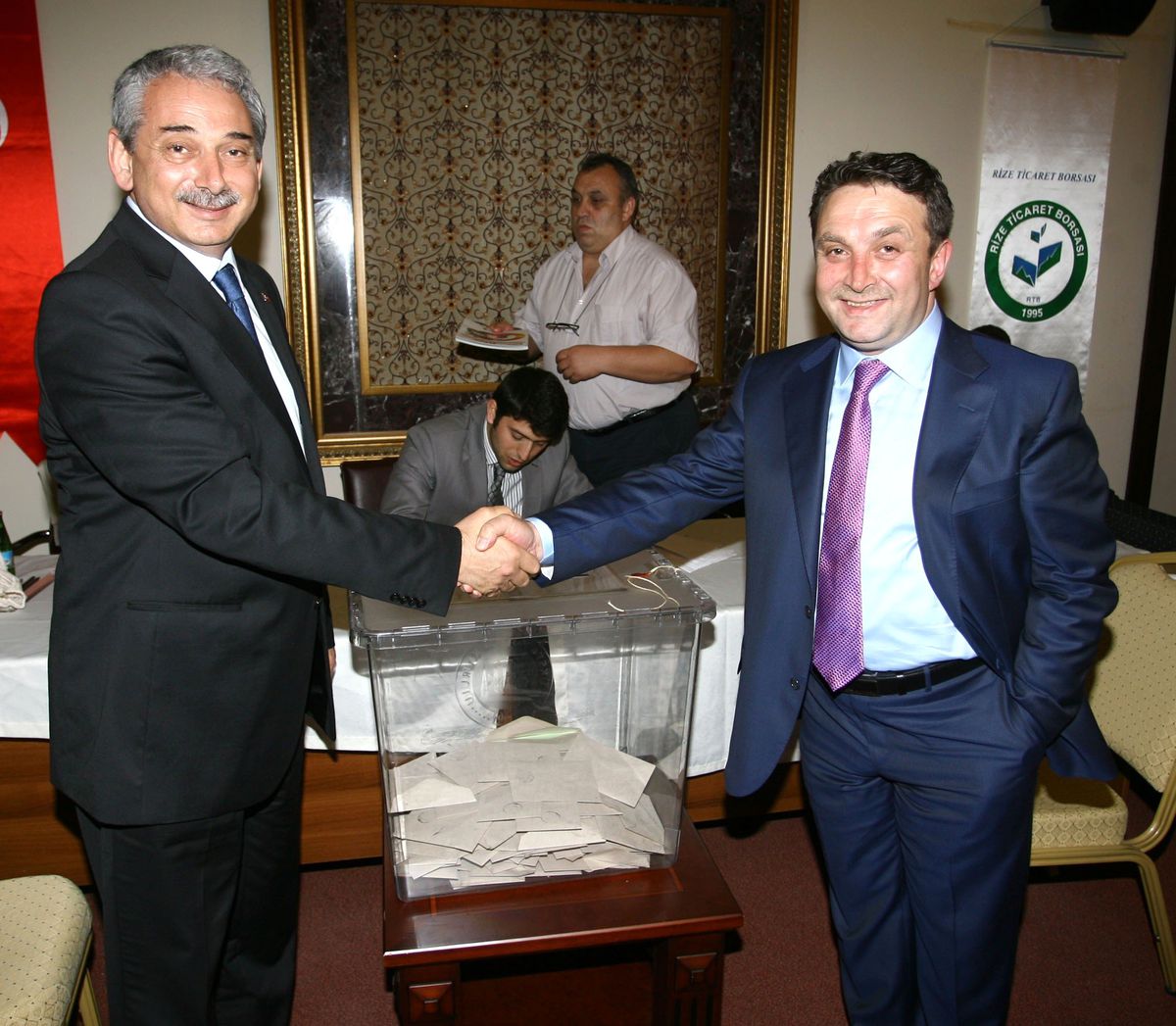 Rize Ticaret Borsası Başkanlık Seçimini Mevcut Başkan Mehmet Erdoğan Farkla Kazandı