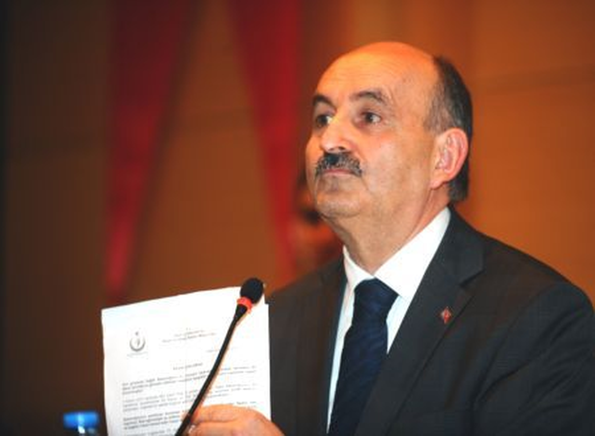 Sağlık Bakanı Müezzinoğlu, Malatya\'da."Hekimimize veya Sağlık Çalışanımıza Sözlü ya da Fiili...