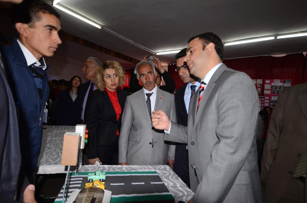 Sarıkamış\'ta Tübitak Bilim Fuarı Açıldı