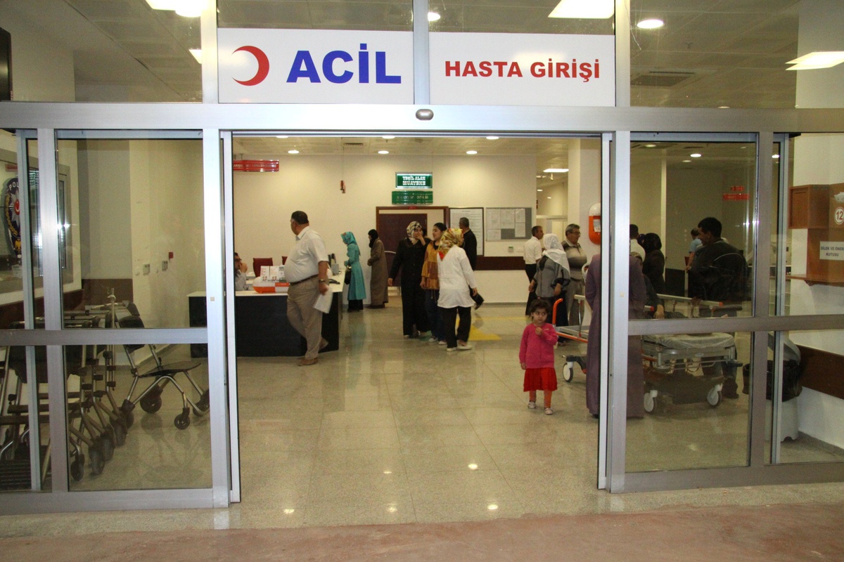 Sınırı Geçmek İsteyen Suriyeli Açılan Uyarı Ateşi Sonucu Yaralandı