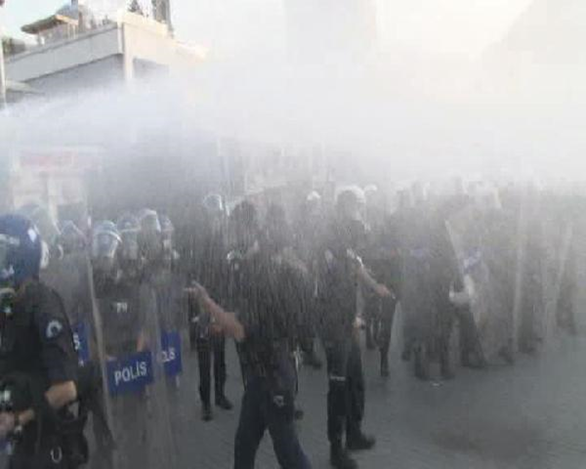 Taksim\'de Gazlı Müdahale