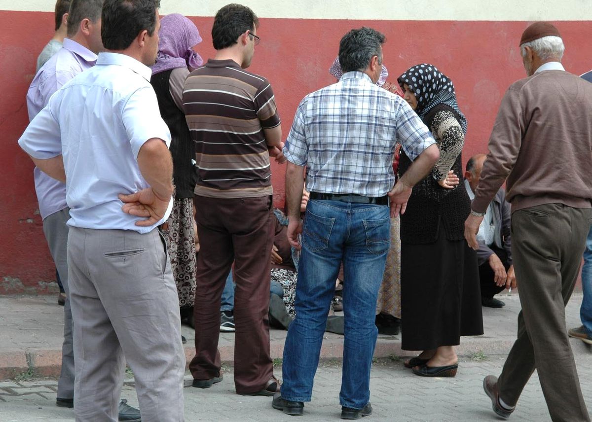Temizlik İşçisi Okulda Kendini Astı