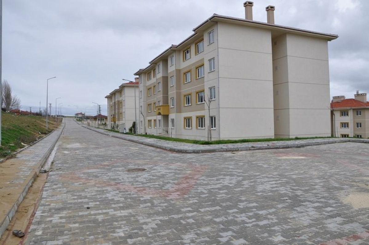 TOKİ Alt Gelir Grubu 128 Konutun Teslimatı Yapılacak