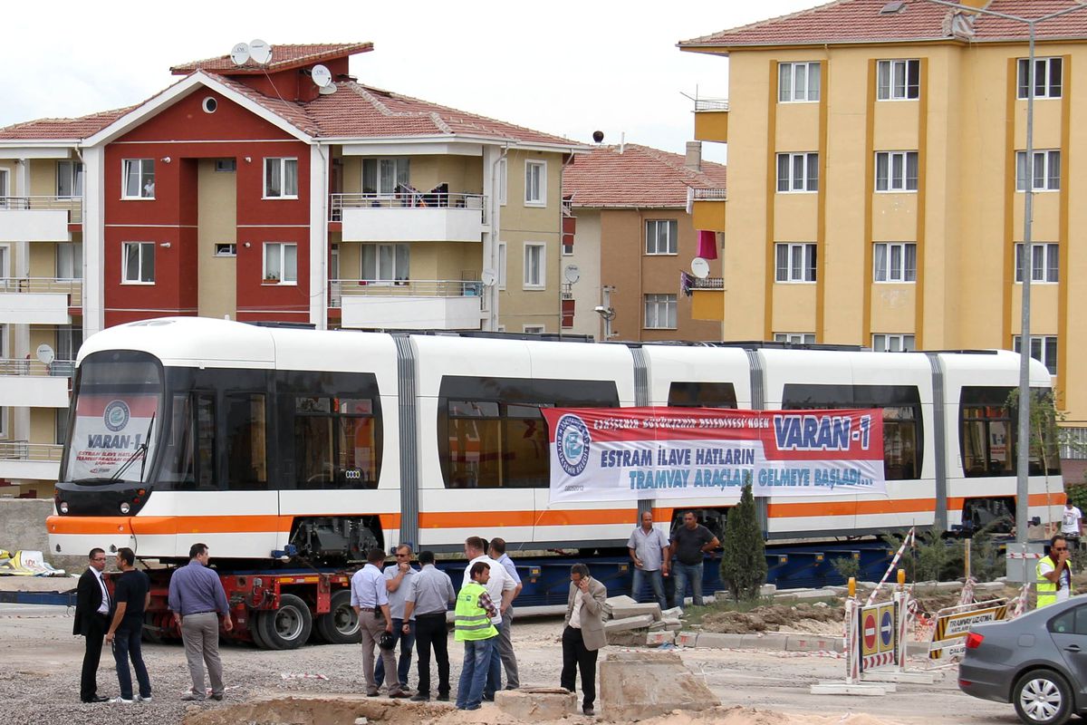 Yeni Tramvaylar Gelmeye Başladı
