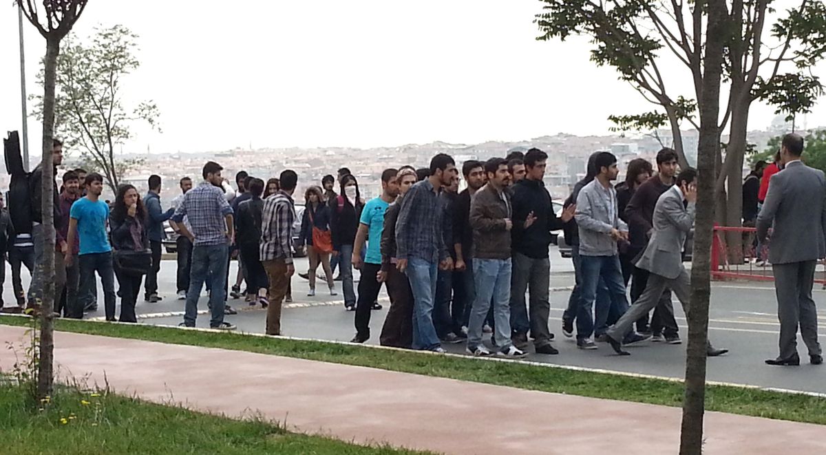 Yıldız Teknik Üniversitesi\'nde Gerginlik