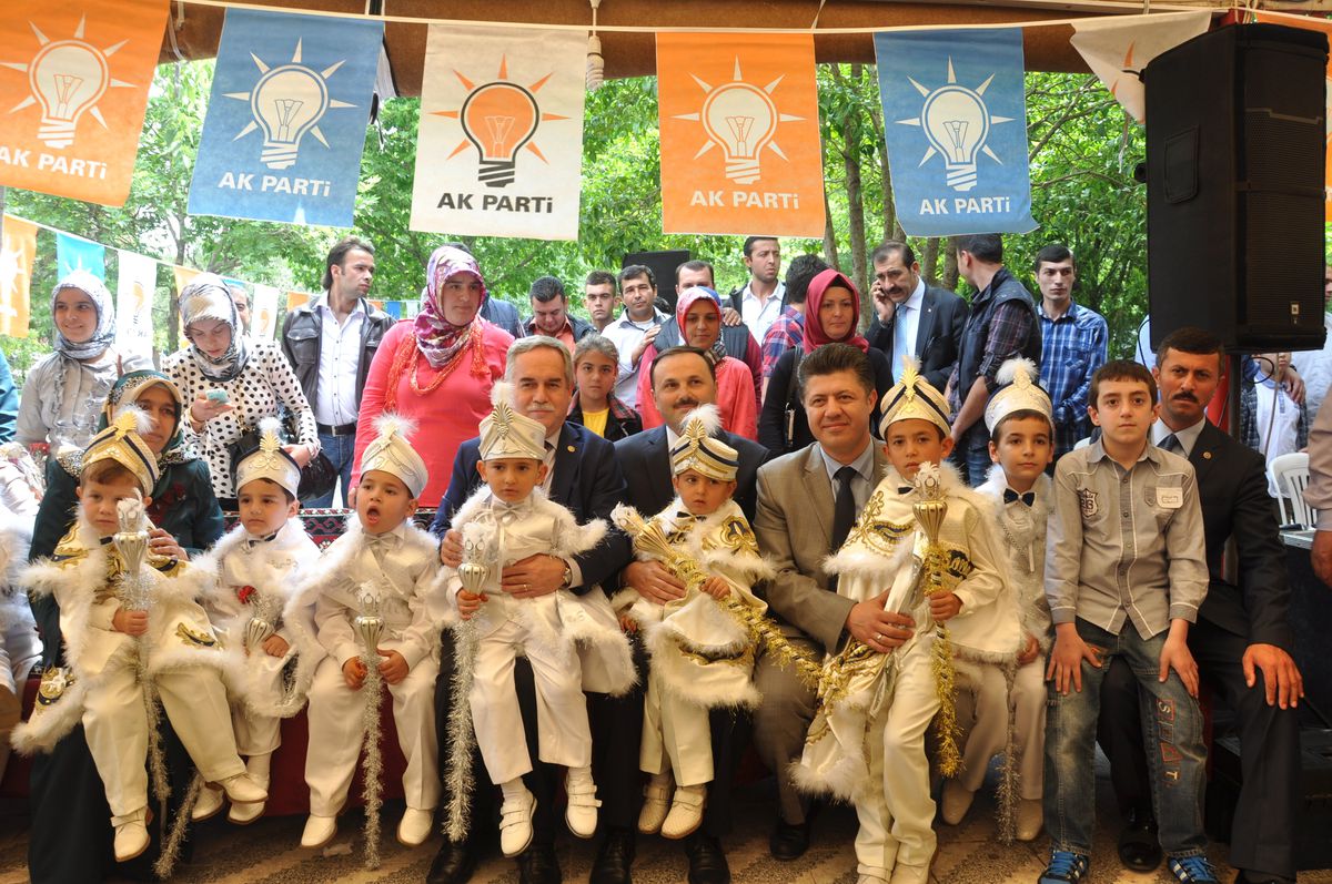 AK Parti Soma İlçe Teşkilatı\'ndan 2. Toplu Sünnet Şöleni