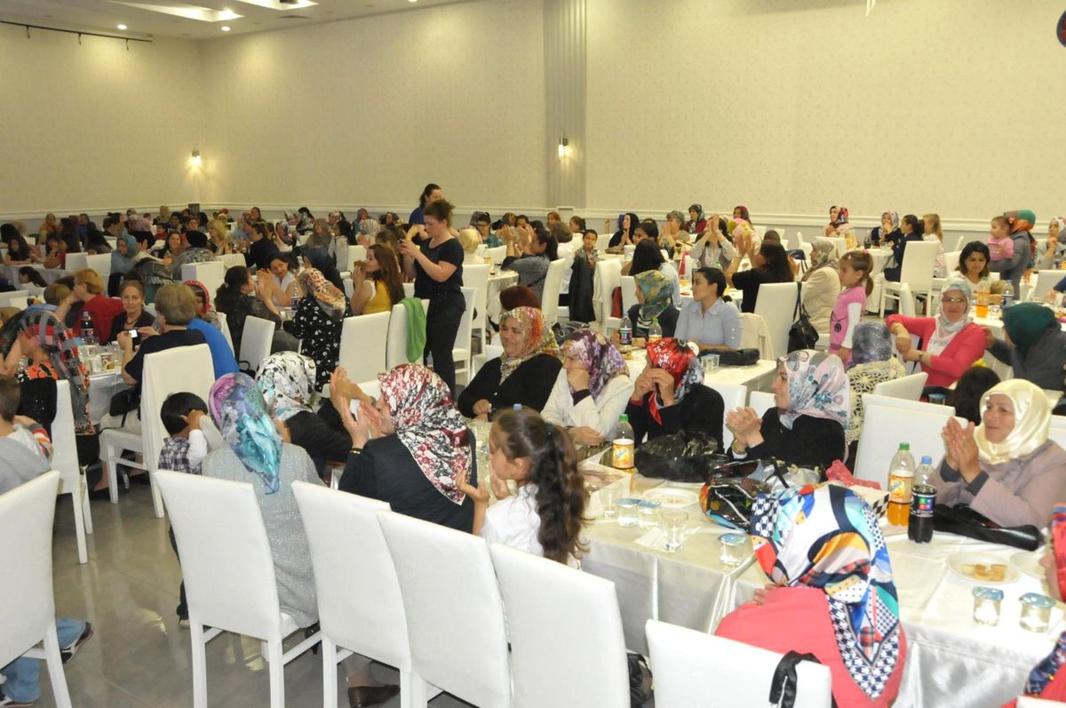 Anneler Altınkum\'da Eğlendi