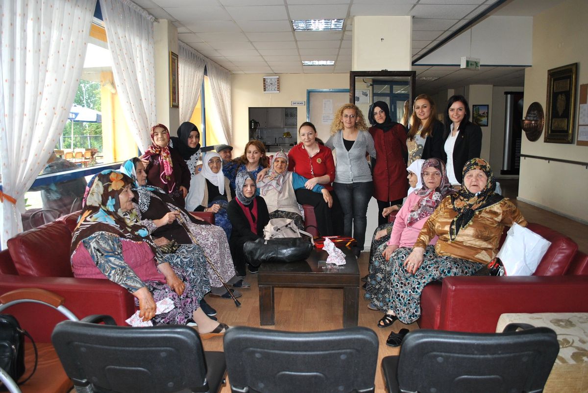Asenalardan Anneler Günü Kutlaması