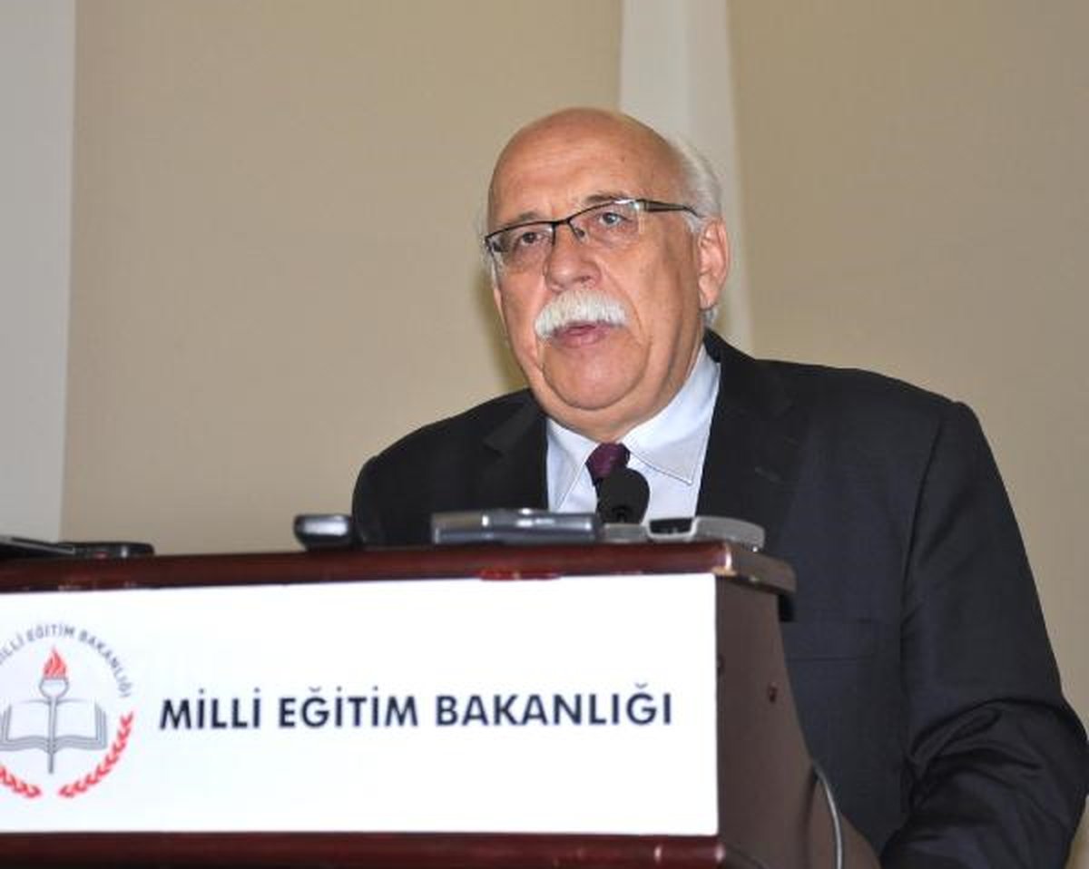 Bakan Avcı\'ya Protesto: 7 Gözaltı
