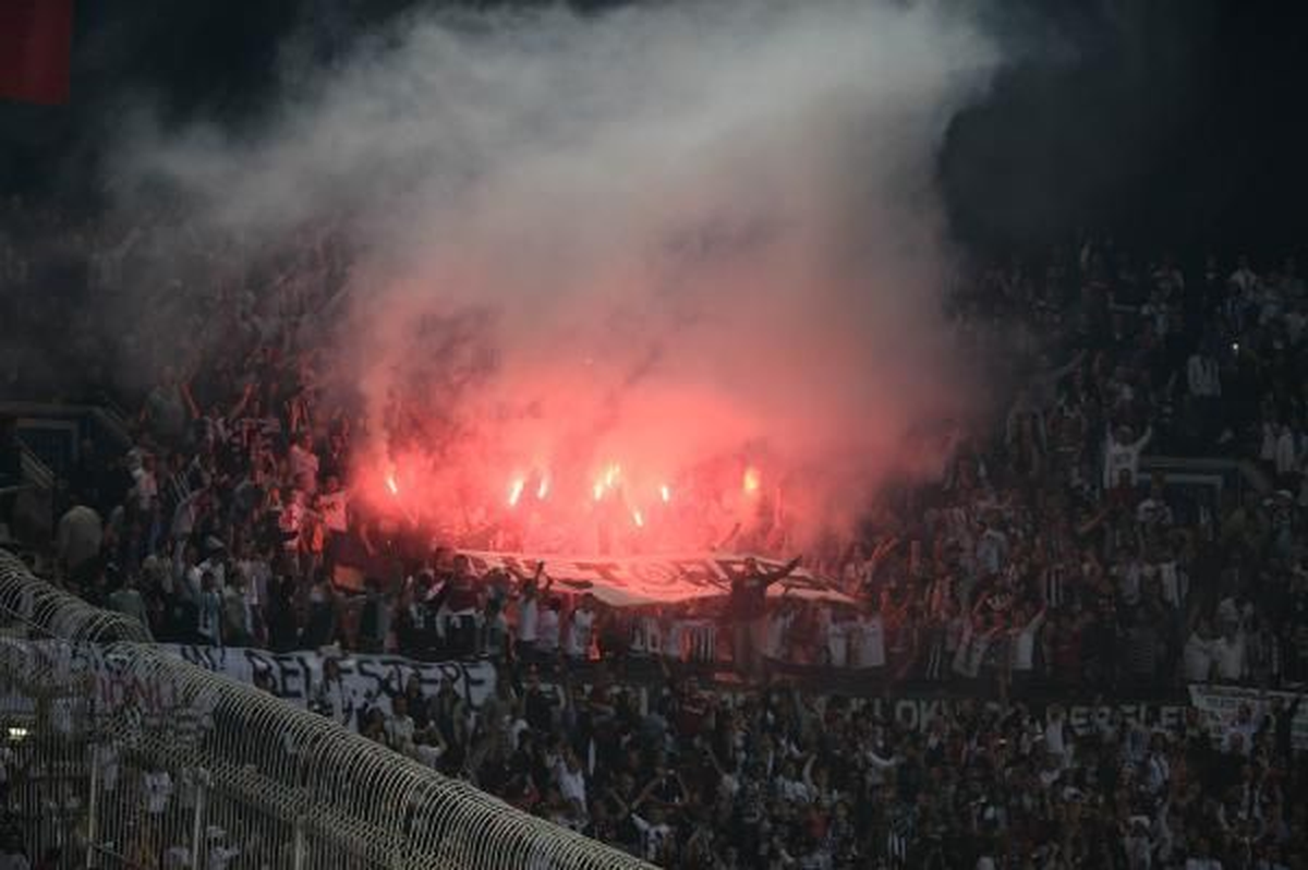 Beşiktaş, İnönü Stadı\'na Farklı Galibiyetle Veda Etti