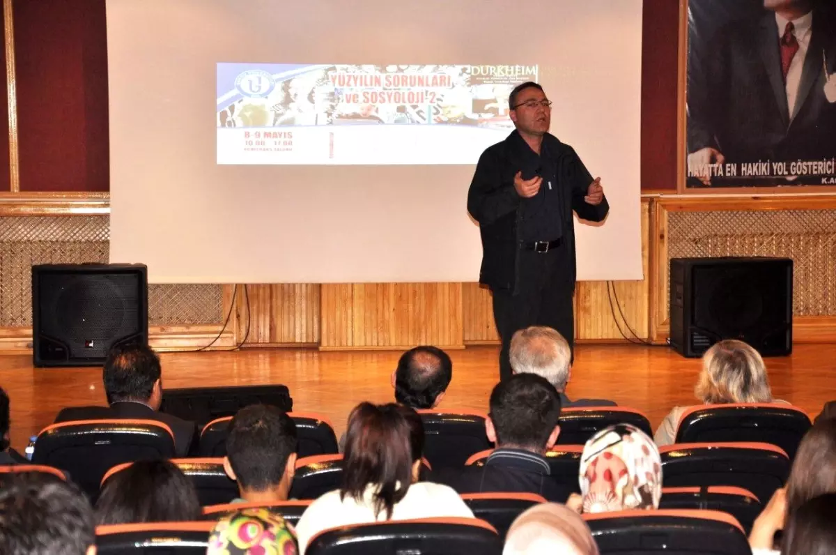 Bü\'de "Yüzyılın Sorunları ve Sosyoloji" Sempozyumu Yapıldı