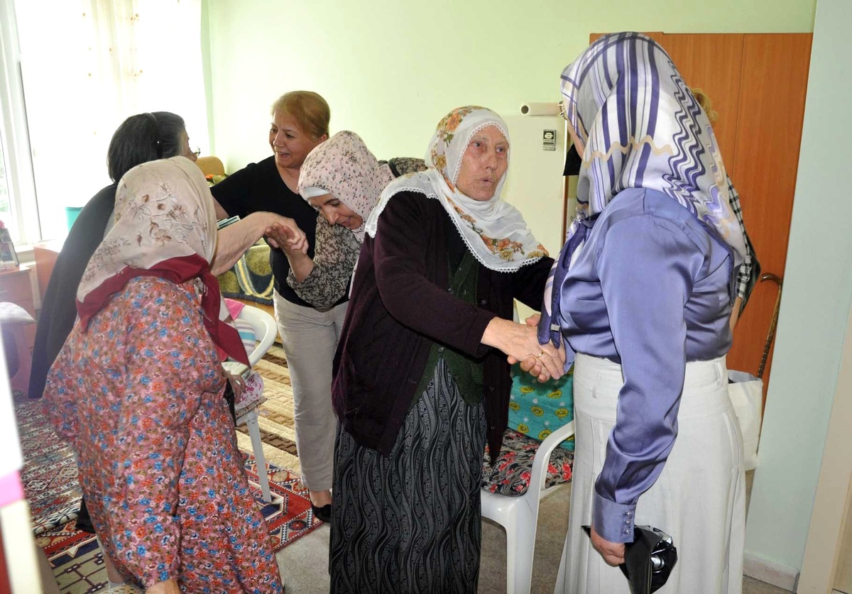 Büro Memur-Sen, Huzurevi Sakinlerini Yalnız Bırakmadı