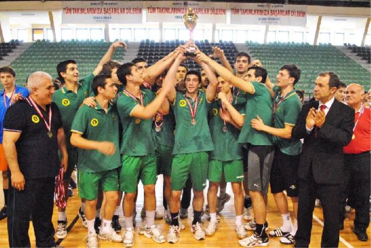 Cent Koleji Hentbolde Türkiye Şampiyonu