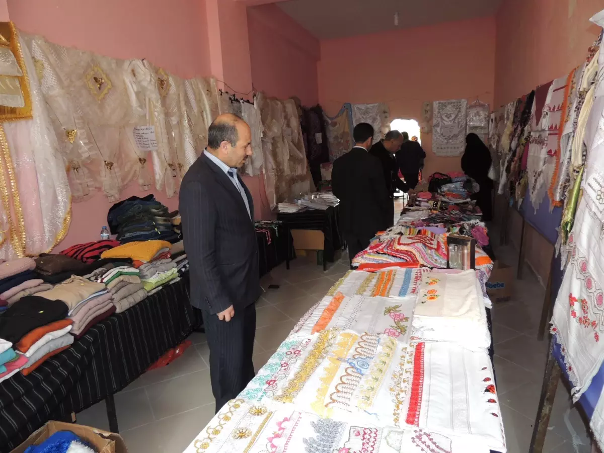 Eleşkirt'te Okuma Salonu Yararına Kermes