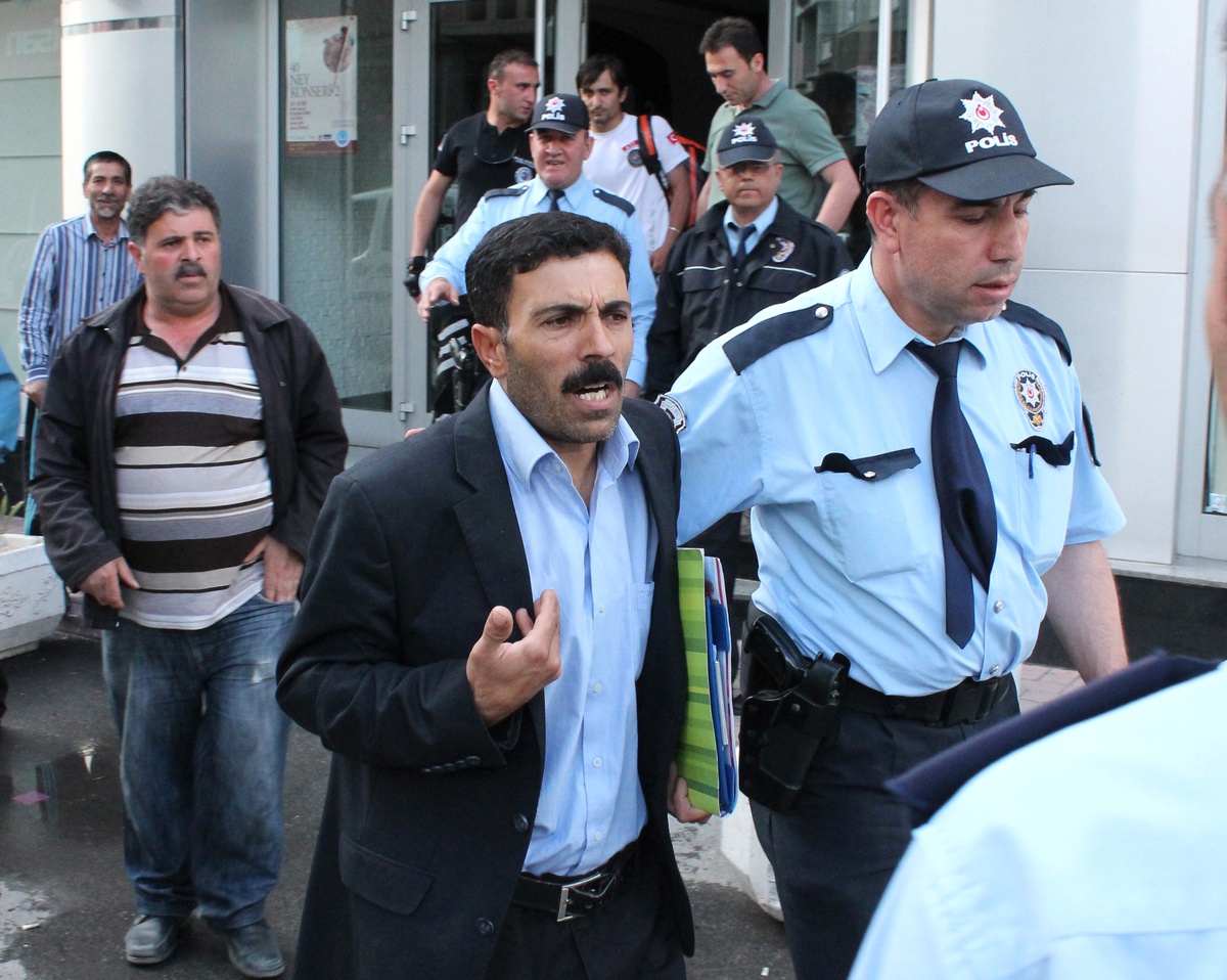 Evini Alamayınca, Eşi ve 5 Çocuğuyla Eylem Yaptı