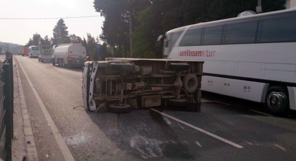 Karamürsel\'de Trafik Kazası: 1 Yaralı