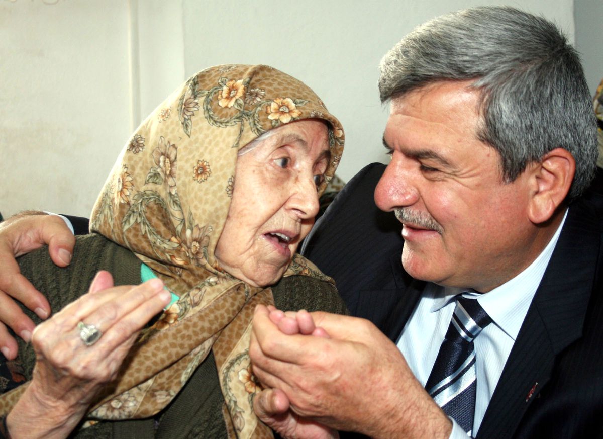 Karaosmanoğlu\'dan Anneler Günü Mesajı