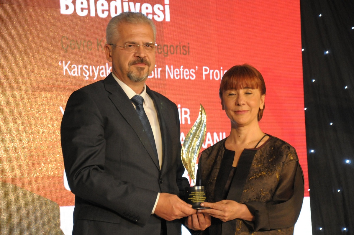 Karşıyaka\'nın Projeleri Yine Zirvede Yamanlar Gençlik Merkezi\'ne Büyük Ödül