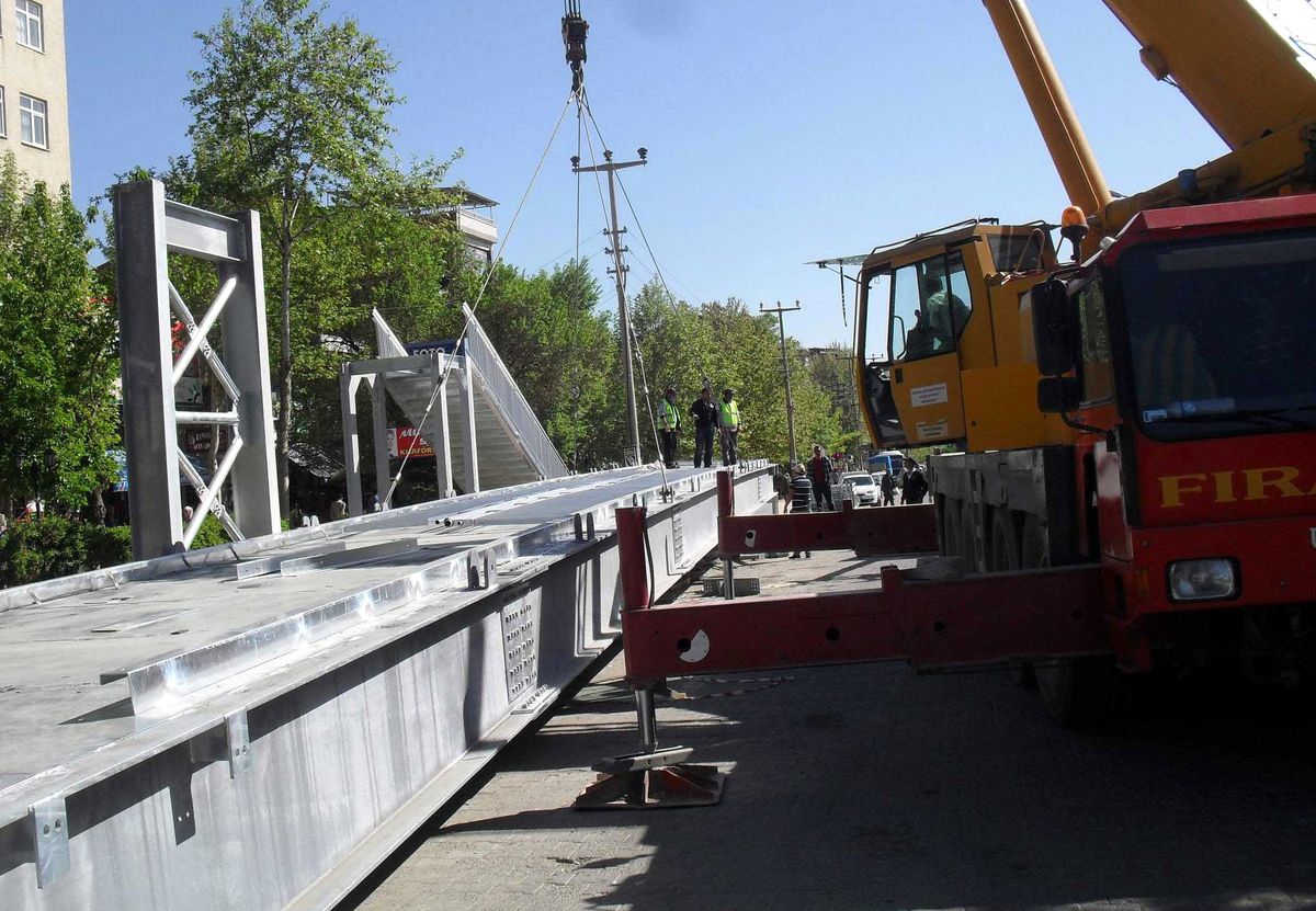 Kovancılar\'da Üst Geçit Çalışması