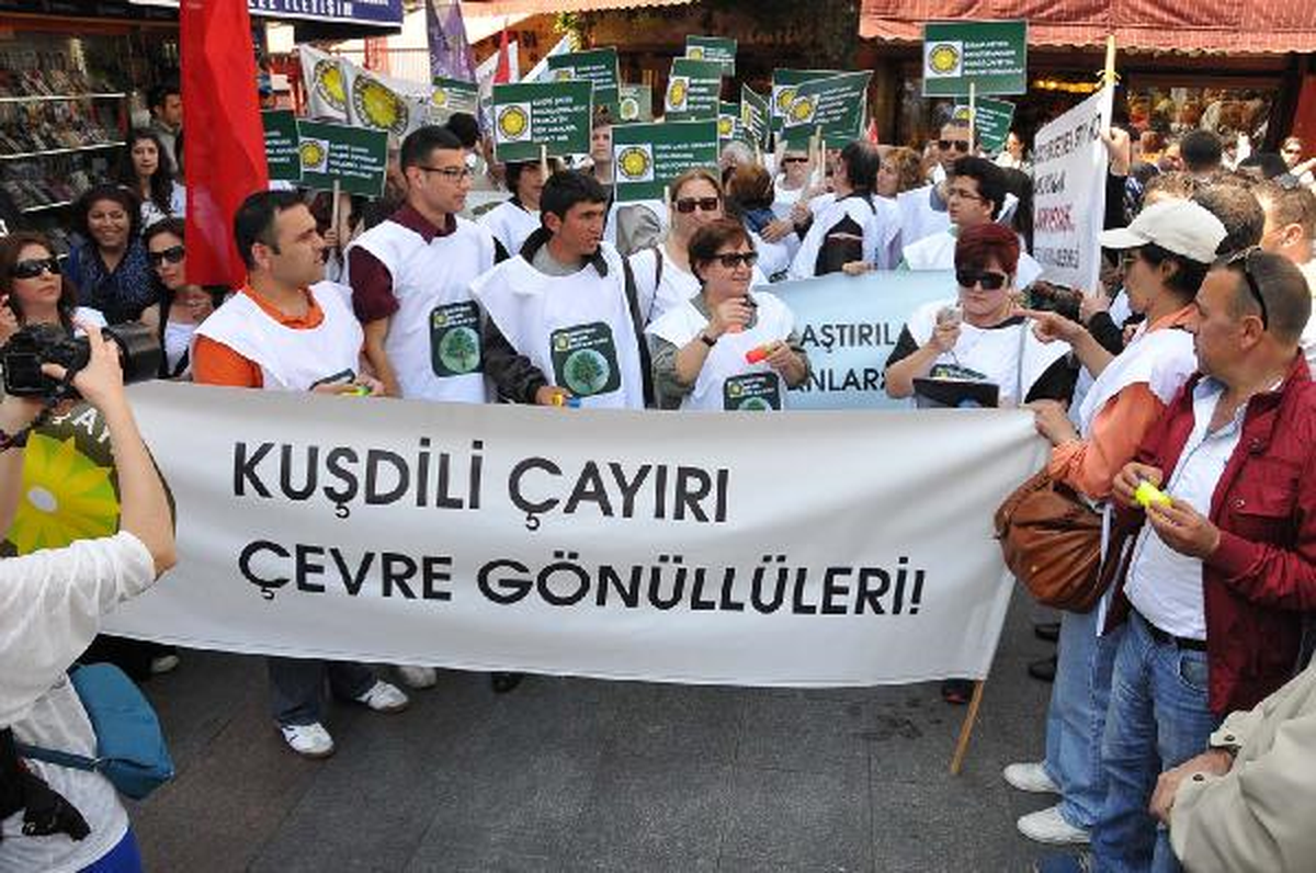 Kuşdili Çayırına Avm Yapılma Kararına Protesto Yürüyüşü
