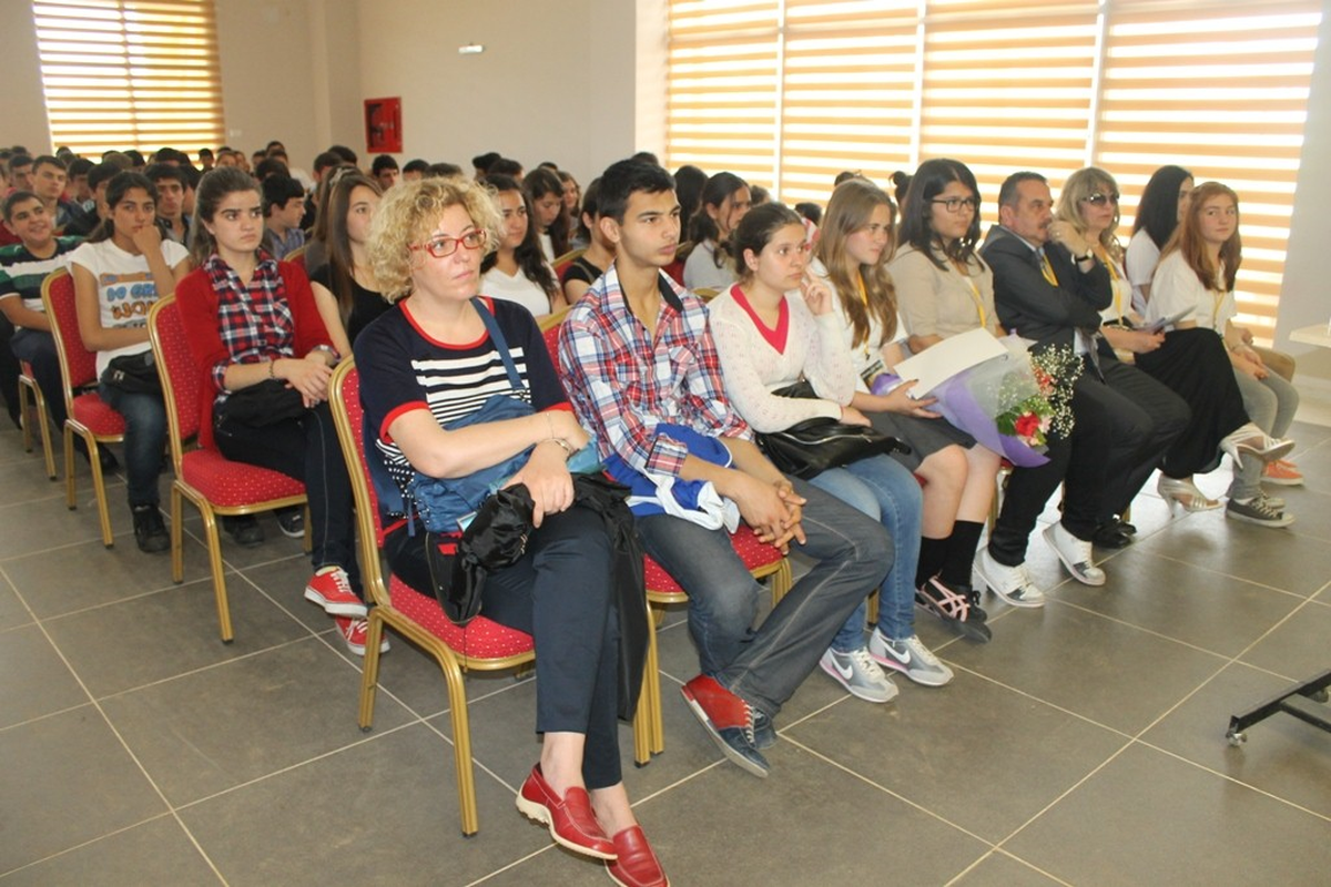 Ödemiş Fen Lisesi\'nden Gençlere Gelecek İçin Pusula