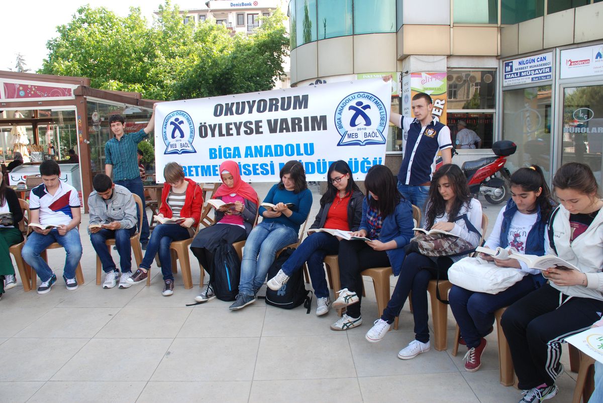 Öğrencilerden Kitap Okuma Etkinliği